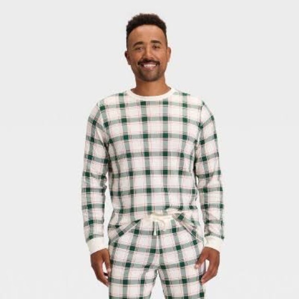 Men’s nwt Plaid Ribbed Long Sleeve Holiday Matching Family Pajama Shirt Cream